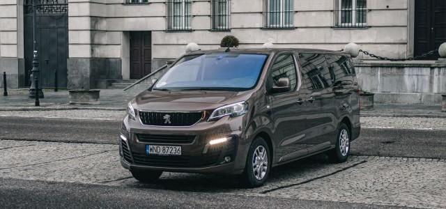 Duży 8 osobowy Van - Peugeot Traveller